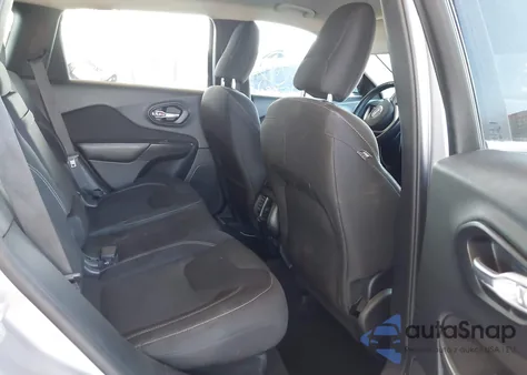 2015 Jeep Cherokee Latitude z USA, uszkodzony, nr VIN 1C4PJMCBXFW743982